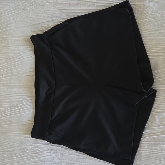 Rachel Zoe Pull On Black Shorts With Pockets Lije NEW - Picture 1 of 7